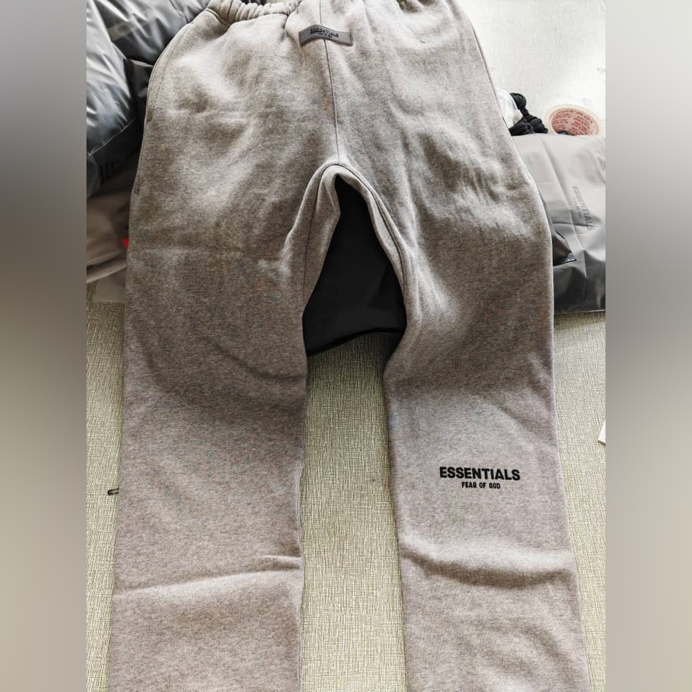 Essentials Fear Of God sweatpants (All sizes available)